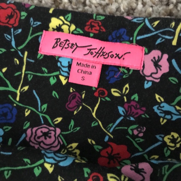 ❌SOLD❌Betsey Johnson Colorful Roses Flare Skirt - Picture 4 of 6